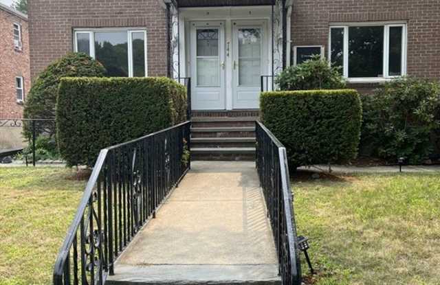 744 Boylston St 1 photos photos