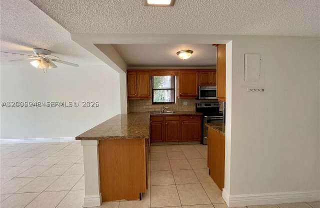 2320 S Cypress Bend Dr Gallery 2