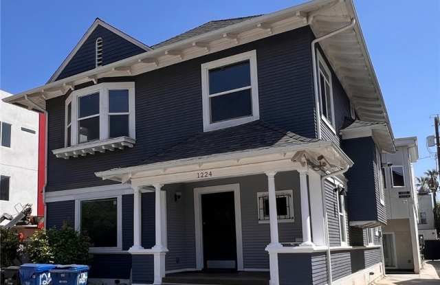 1222 W 35th Street photos photos