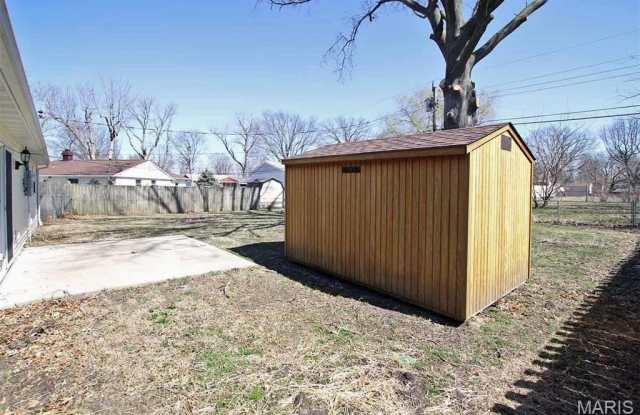 204 SAINT Thomas Drive Gallery 3
