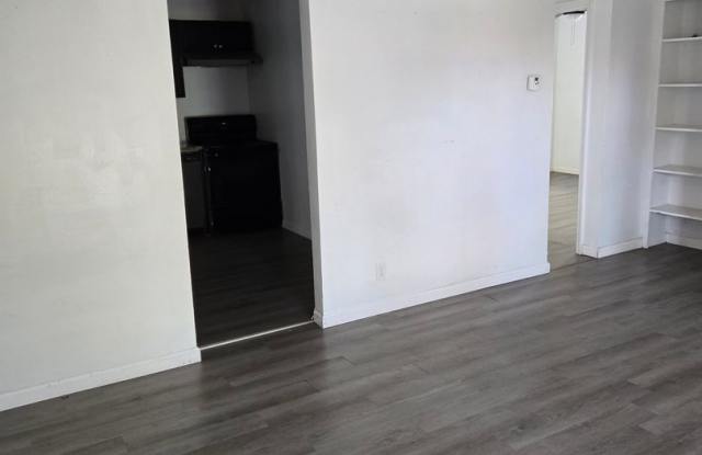 Spacious 4-Bedroom Home with Large Fenced Yard in a Quiet Neighborhood Gallery 4