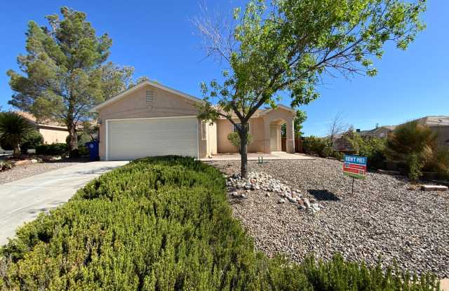 3 Bedroom Single Story Home Available Near Unser Blvd NW  McMahon Blvd NW! photos photos