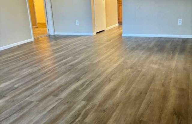 Desert Springs Apartments Gallery 1
