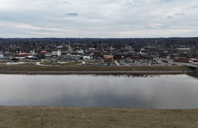 Spacious 4-Bedroom Home with Riverview in Miamisburg photos photos