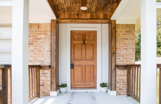 Charming 2BR/2BA Home on a Spacious Lot in Daphne photos photos