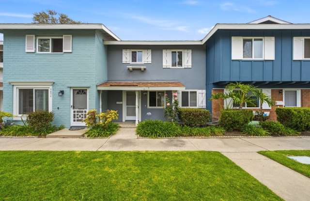 Minutes to the Beach! Updated 2 Bedroom Condo with Parking Included photos photos Minutes to the Beach! Updated 2 Bedroom Condo with Parking Included photos photos