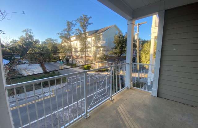 Nantucket- 1 Bedroom/1 Bath Condo **NO PETS** - 1460 Northwest 3rd Place, Gainesville, FL 32607