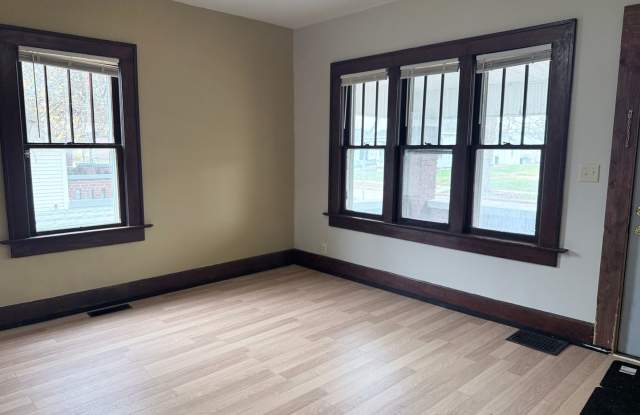 Ready, Set, Move – Unmatched Rental Deal! - 1654 4th Avenue, Terre Haute, IN 47807