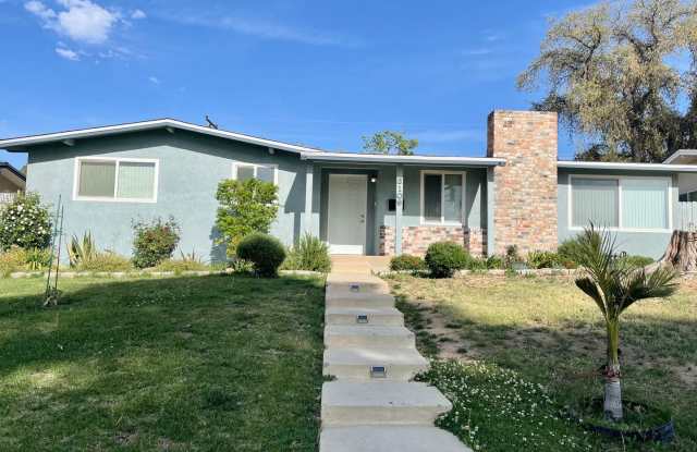 Coming Soon! 4 bdrm with POOL! photos photos