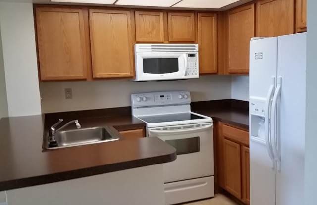 ONE BEDROOM ONE BATHROOM! WATERFRONT COMMUNITY! photos photos