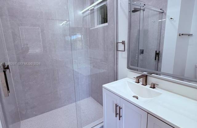 11202 NW 83 ST photos photos