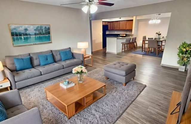 1070 University Dr photos photos