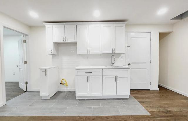 83 Oak Street - 3 photos photos