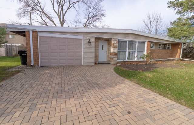 4832 North Redwood Drive Gallery 2