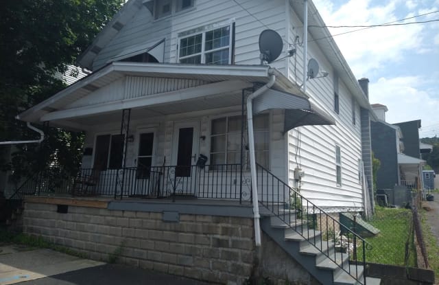 634 E 4TH STREET - 634 East 4th Street, Mount Carmel, PA 17851
