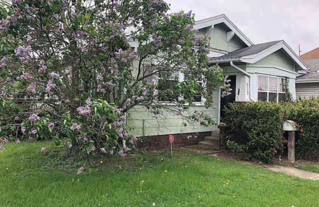 3 Bed 1 Bath with Fence + 1 Gar Garage + Deck photos photos