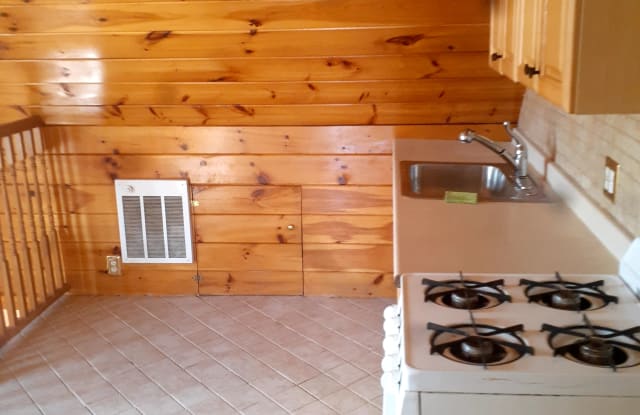 29 Wallace Row - 29 Wallace Row, Wallingford Center, CT 06492
