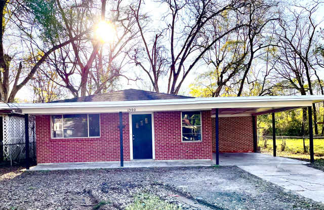1500 S 5th St - 1500 South 5th Street, Monroe, LA 71202