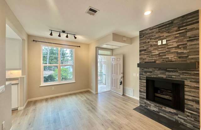 Second Floor Updated 2 BD / 2 BA In Carmel Valley! photos photos