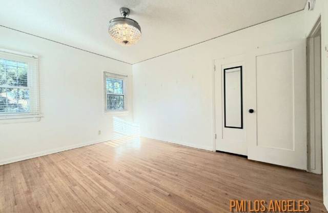 7001 2nd Avenue Gallery 4