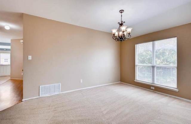 1031 Cove Hollow Drive Gallery 4