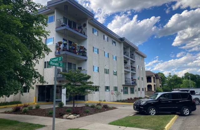 1 Bed / 1 Bath Condo in a Strictly 62+ Community in the Hip Strip! photos photos