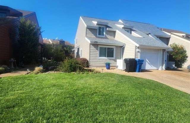 4004 Lake Ridge Circle - 4004 Lake Ridge Circle, Virginia Beach, VA 23452 4004 Lake Ridge Circle - 4004 Lake Ridge Circle, Virginia Beach, VA 23452