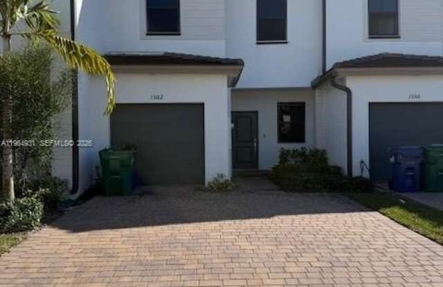 13162 SW 233 photos photos