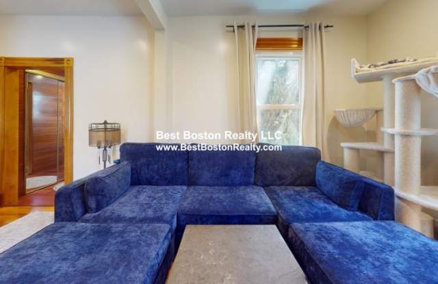 18 Nashua St. Gallery 4