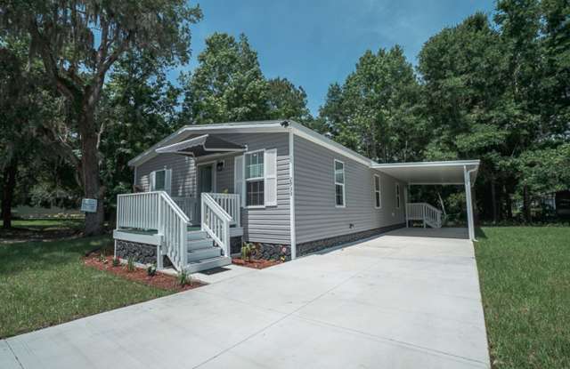 3 Bed / 2 Bath - 2917 Kingswood Circle, Garden Grove, FL 34604 3 Bed / 2 Bath - 2917 Kingswood Circle, Garden Grove, FL 34604