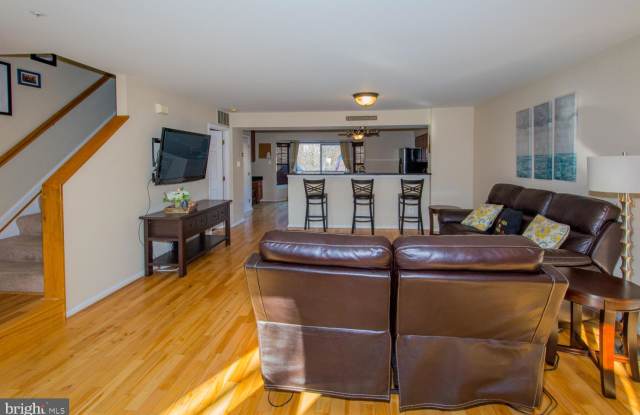 6175 SILVER ARROWS WAY Gallery 4