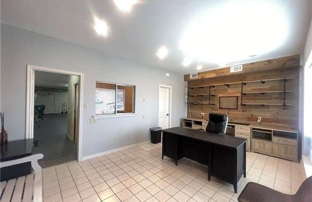 4500 SHORES Drive Gallery 2