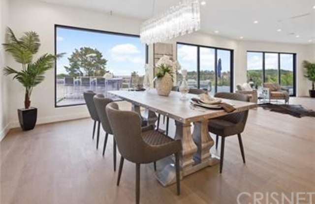 3064 Elvill Drive Gallery 2