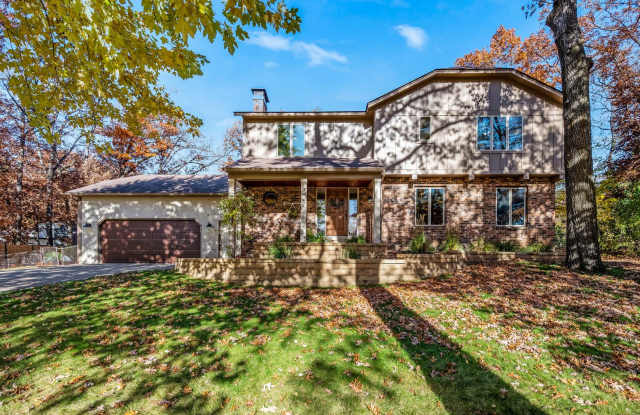 Stunning Remodeled 4BR Home w/ Pond View & 3-Seasons Porch! Gallery 4