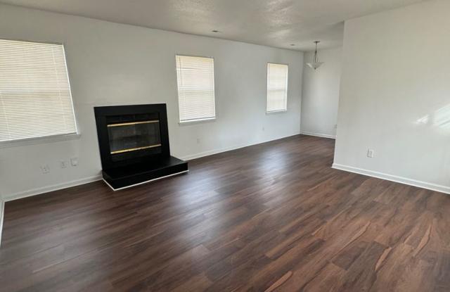 Room in 3 Bedroom Home at Gera Emma Dr photos photos