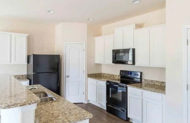 7004 Amberly Hills Road Gallery 3