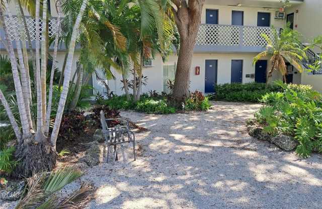 13025 Emerald Dr photos photos