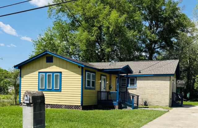 2127 N 71st Avenue (4 Bed/2 Bath) photos photos