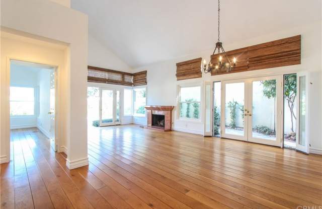 20 Bahia - 20 Bahia, Irvine, CA 92614