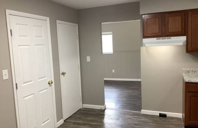 10915 Fernhill Drive, Gallery 3