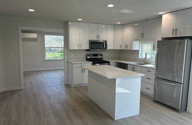 4656 Bay Rd photos photos