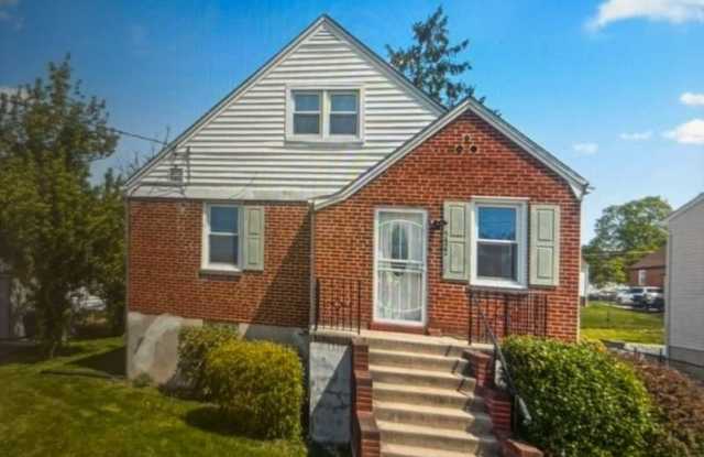 5422 CLIFTON AVENUE photos photos