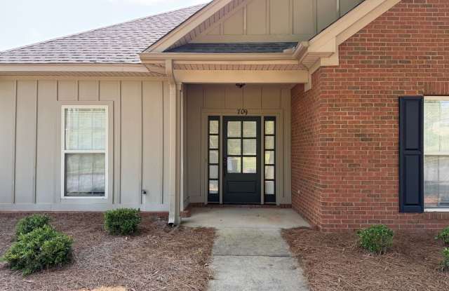 Cozy Condo in Gardens at Gatewood! Gallery 1
