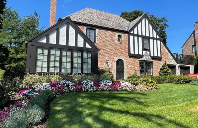 221 Dover Road - 221 Dover Road, Manhasset, NY 11030