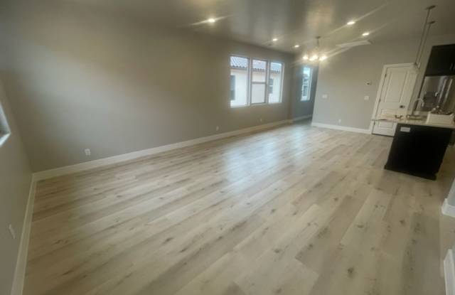 Beautiful Brio Home. Gallery 3