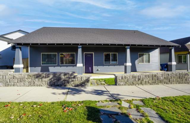 Single level home in SW Bend, close to the Old Mill! Gallery 2