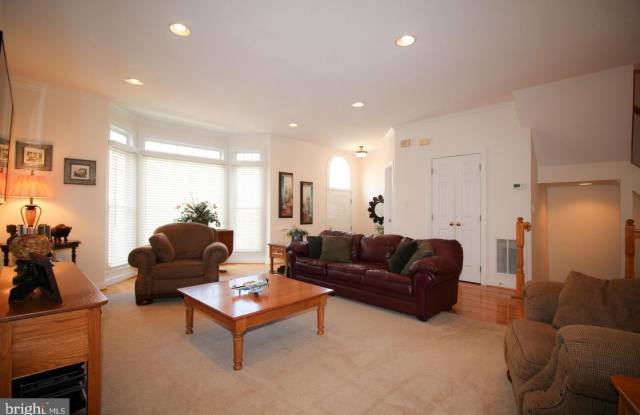 4553 FAIR VALLEY Drive Gallery 4