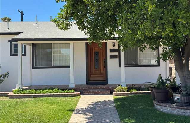 8739 Tyrone Avenue photos photos