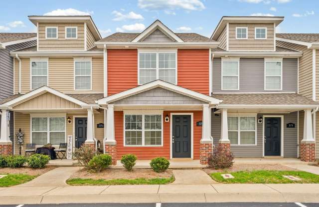Nice Townhome in Governors Crossing Ready for you to Call home before Christmas photos photos