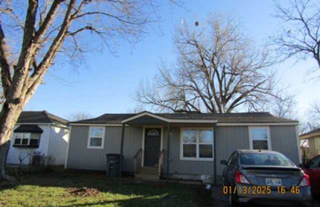 1808 NW Taft Avenue photos photos